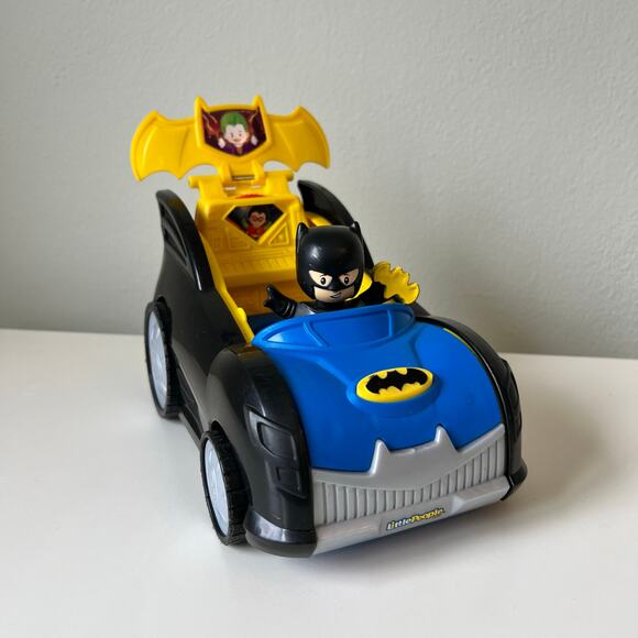 Fisher-Price DC Super Friends Batman and Batmobile 2020 with Police Figure 2016 - Picture 3 of 14